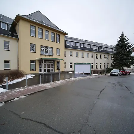 Wunderschoene Mit Balkon In * Aue